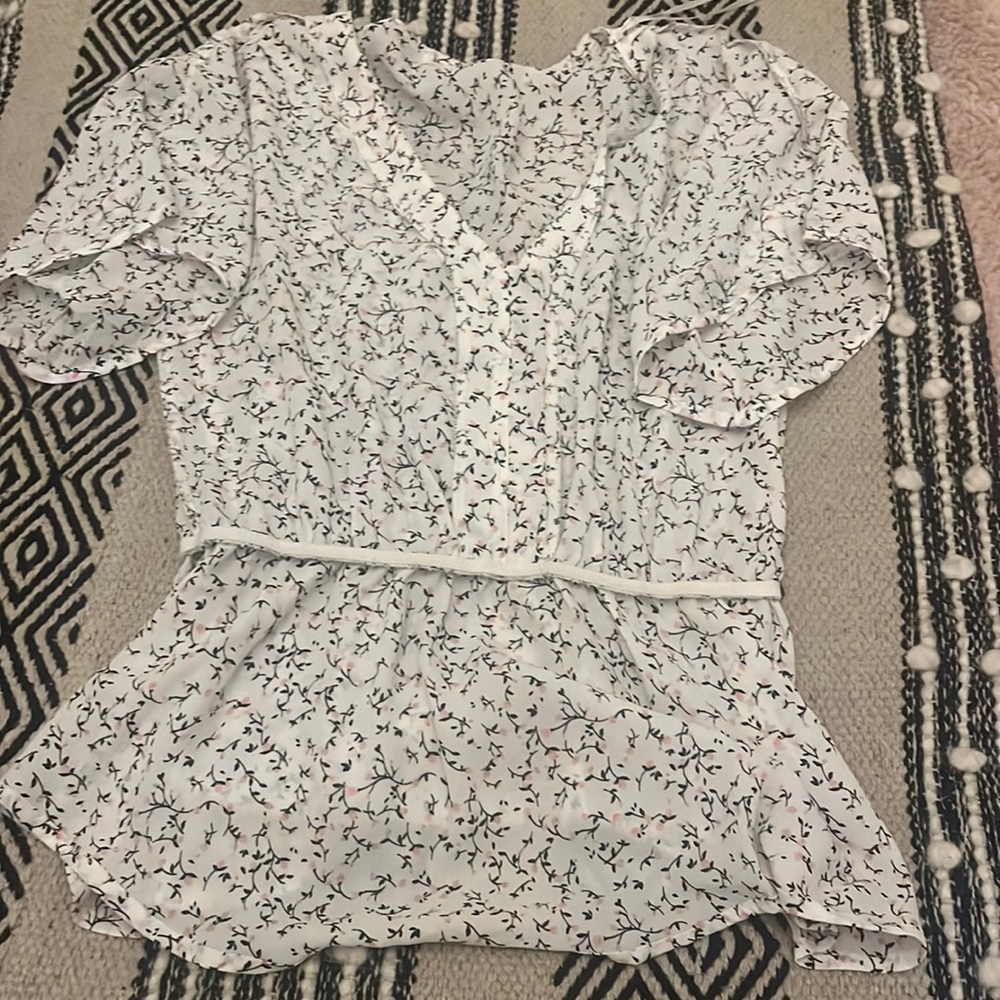 It’s supper cute with any jeans and it’s good for school or even an event